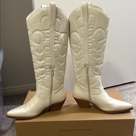 Coconuts by Matisse Cream Western Heeled Boots - Picture 4 of 7